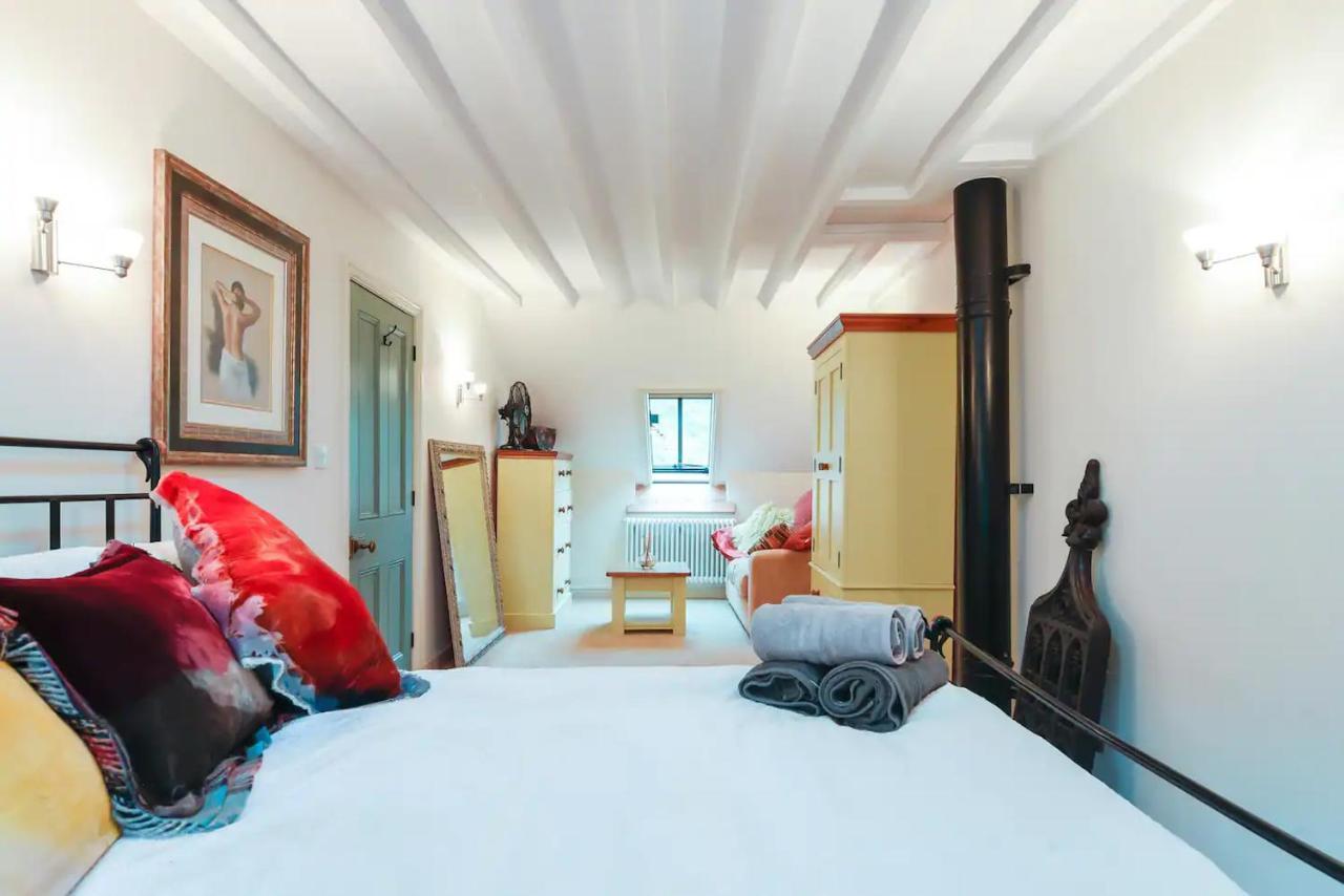 Converted Chapel, Stunning Sea & Mountain Views! Penmaen-mawr Esterno foto