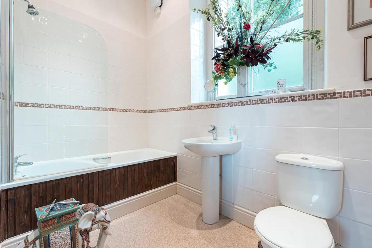 Converted Chapel, Stunning Sea & Mountain Views! Penmaen-mawr Esterno foto