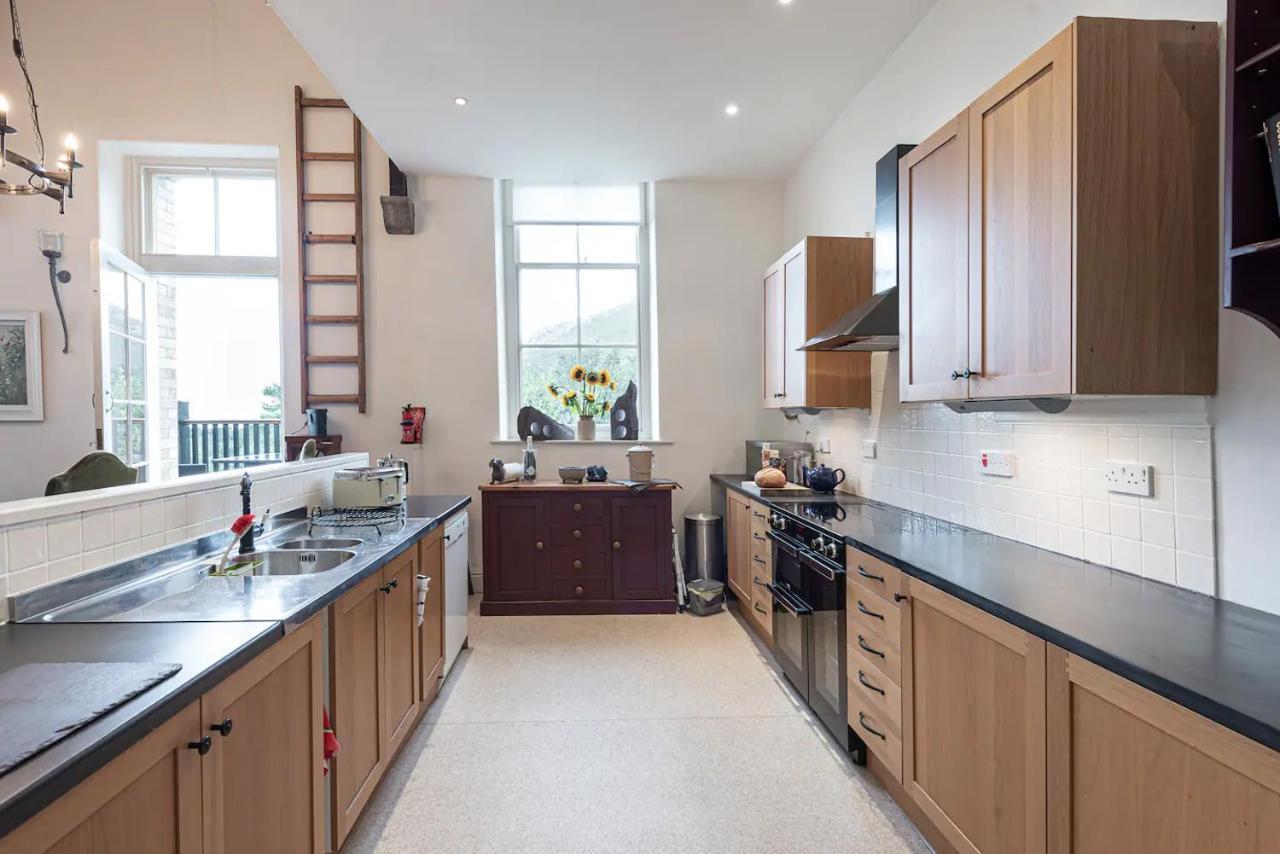 Converted Chapel, Stunning Sea & Mountain Views! Penmaen-mawr Esterno foto