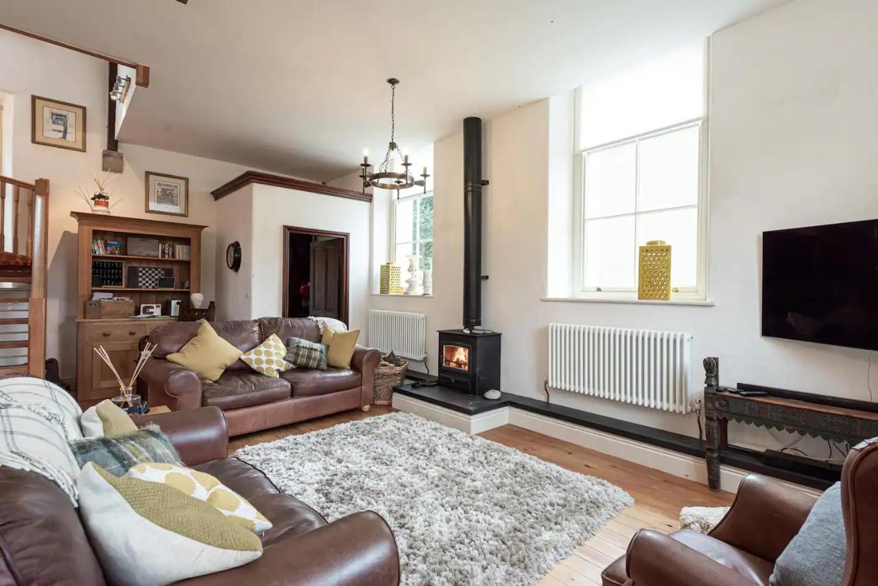 Converted Chapel, Stunning Sea & Mountain Views! Penmaen-mawr Esterno foto
