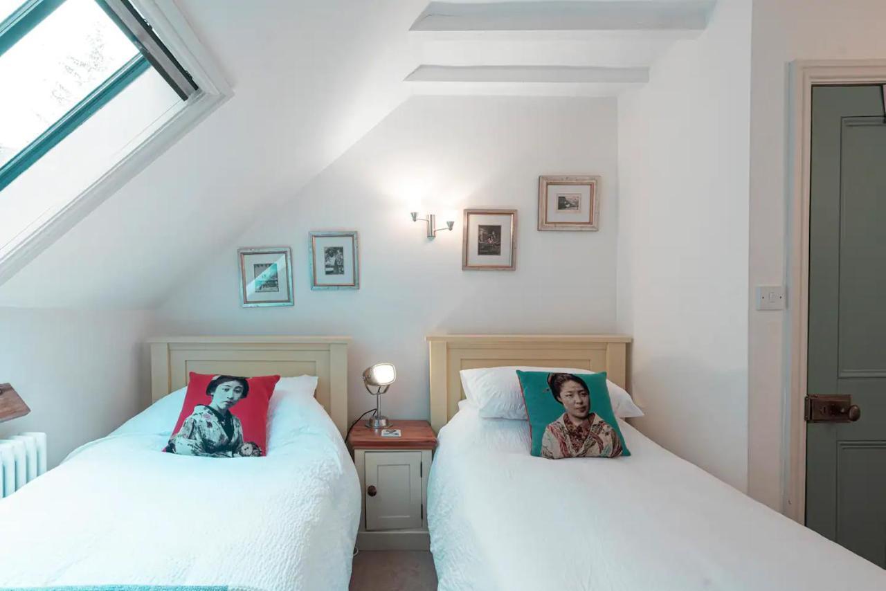 Converted Chapel, Stunning Sea & Mountain Views! Penmaen-mawr Esterno foto