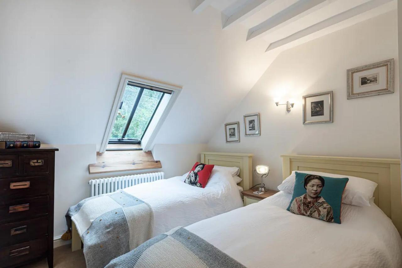 Converted Chapel, Stunning Sea & Mountain Views! Penmaen-mawr Esterno foto